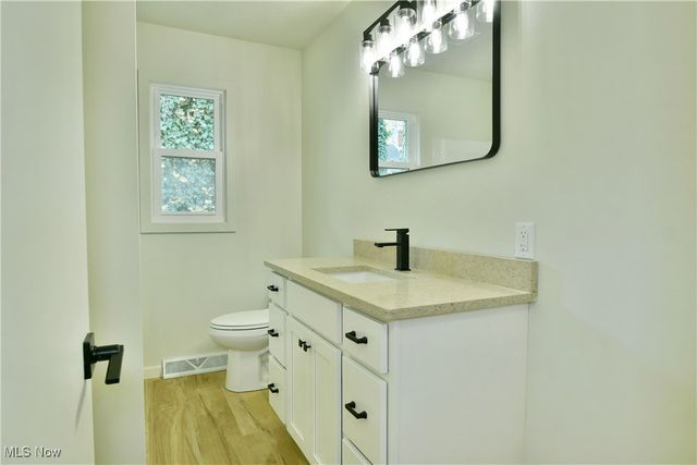 1524 Vernon Avenue NW, Warren, OH 44483