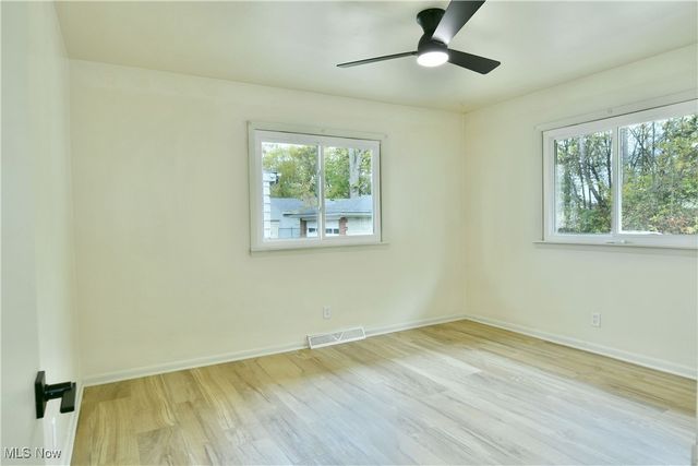 1524 Vernon Avenue NW, Warren, OH 44483