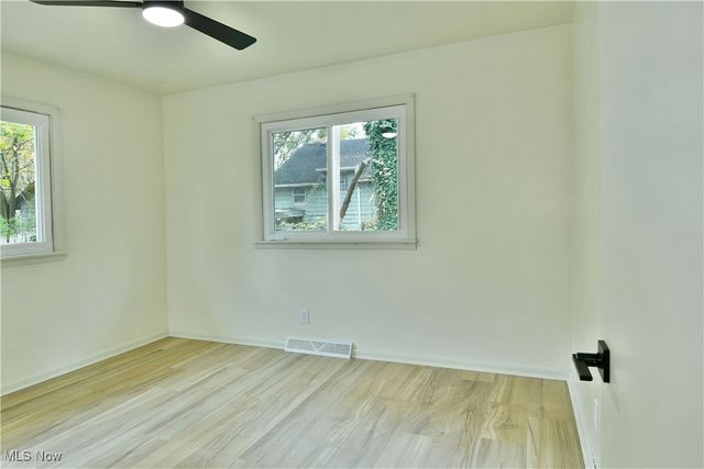 1524 Vernon Avenue NW, Warren, OH 44483