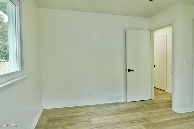 1524 Vernon Avenue NW, Warren, OH 44483