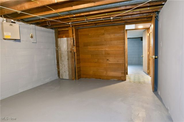 1524 Vernon Avenue NW, Warren, OH 44483