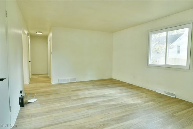 1524 Vernon Avenue NW, Warren, OH 44483