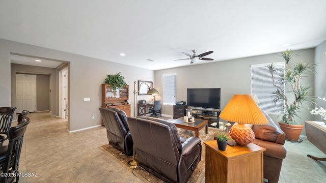 14081 N Bright Angel Trail, Marana, AZ 85658