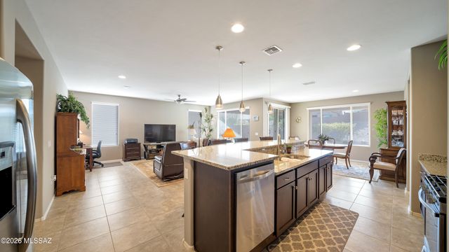 14081 N Bright Angel Trail, Marana, AZ 85658