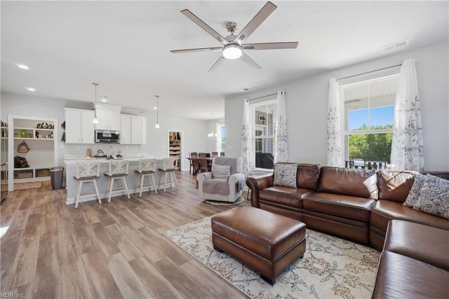 141 Indian Creek RD, Chesapeake, VA 23322