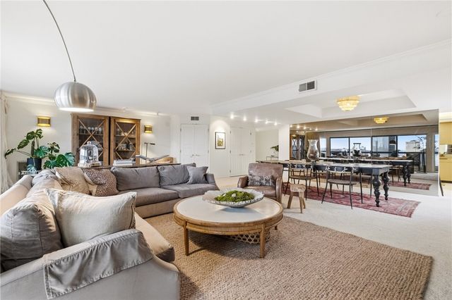 111 Grandview Ave 403, Mt Washington, PA 15211