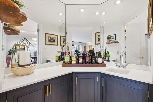 111 Grandview Ave 403, Mt Washington, PA 15211