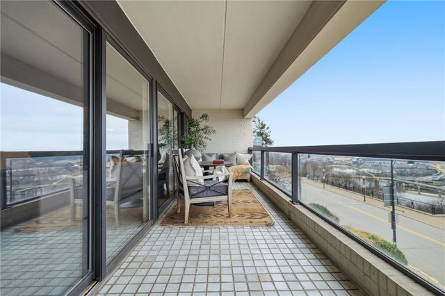 111 Grandview Ave 403, Mt Washington, PA 15211