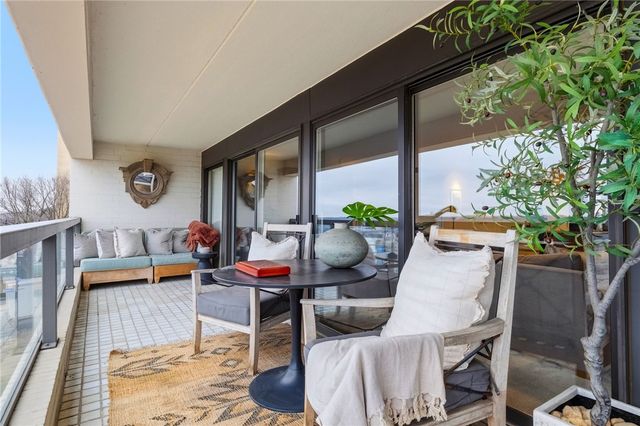 111 Grandview Ave 403, Mt Washington, PA 15211