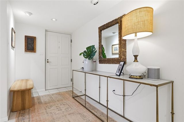 111 Grandview Ave 403, Mt Washington, PA 15211