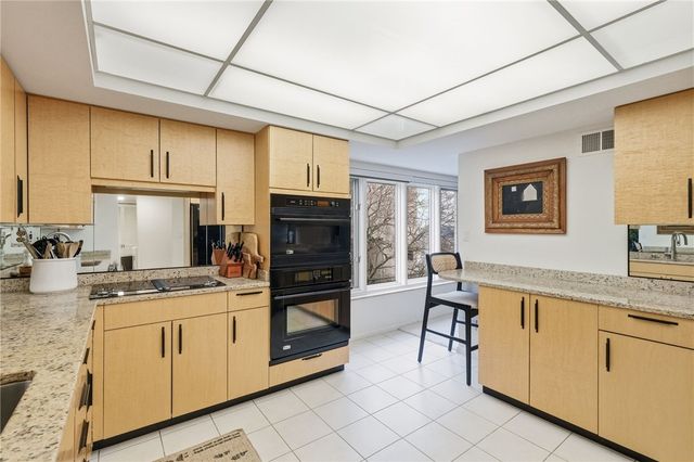 111 Grandview Ave 403, Mt Washington, PA 15211