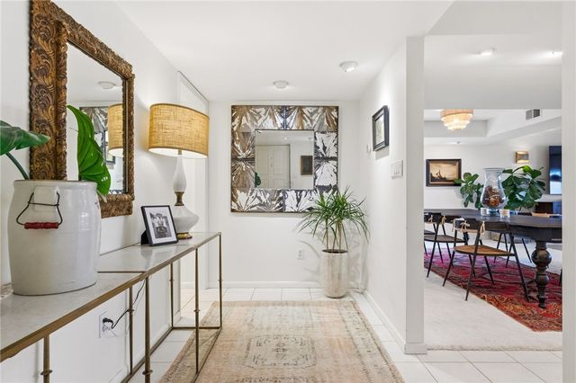 111 Grandview Ave 403, Mt Washington, PA 15211