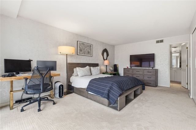 111 Grandview Ave 403, Mt Washington, PA 15211