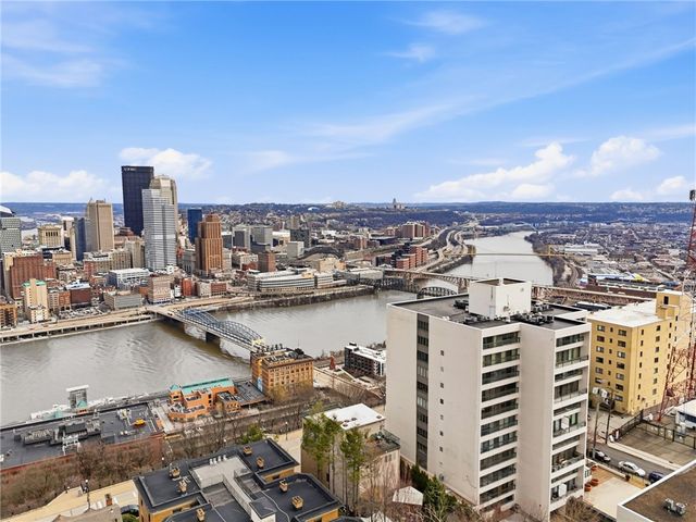 111 Grandview Ave 403, Mt Washington, PA 15211