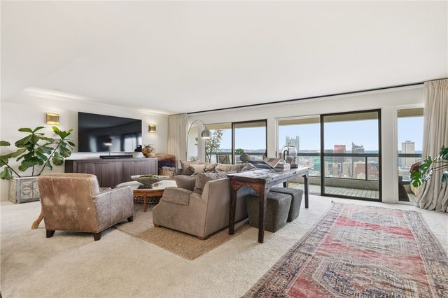 111 Grandview Ave 403, Mt Washington, PA 15211