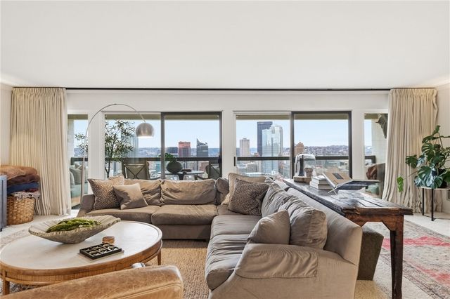 111 Grandview Ave 403, Mt Washington, PA 15211