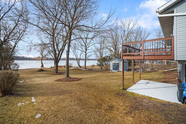 2997 Smith Lake ROAD, West Bend, WI 53090