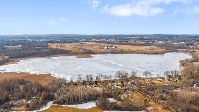 2997 Smith Lake ROAD, West Bend, WI 53090