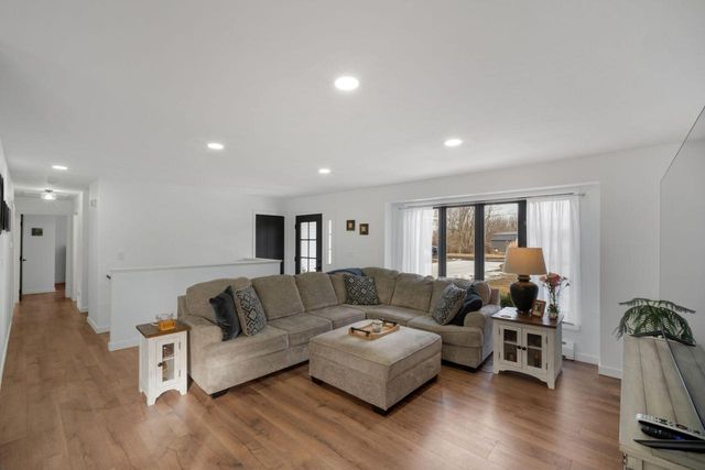 2997 Smith Lake ROAD, West Bend, WI 53090