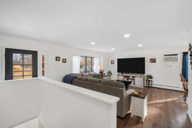 2997 Smith Lake ROAD, West Bend, WI 53090