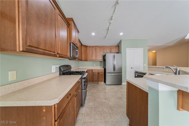 506 Water Pointe Lane, Brunswick Hills, OH 44212