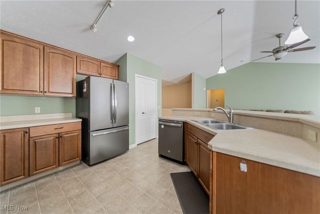 506 Water Pointe Lane, Brunswick Hills, OH 44212