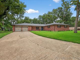 2500 Evergreen Drive, Bartlesville, OK 74006