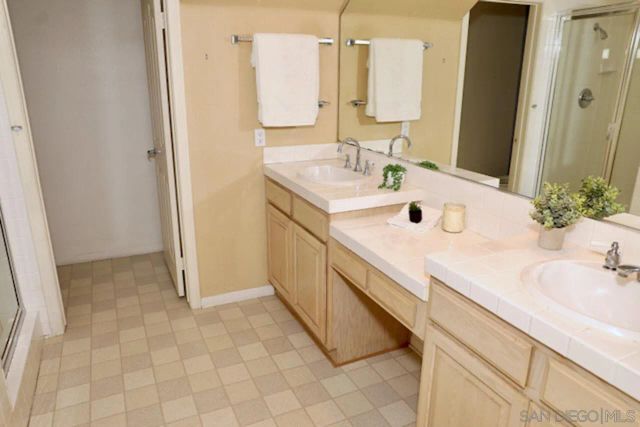 2862 Torrey Pines Rd, La Jolla, CA 92037