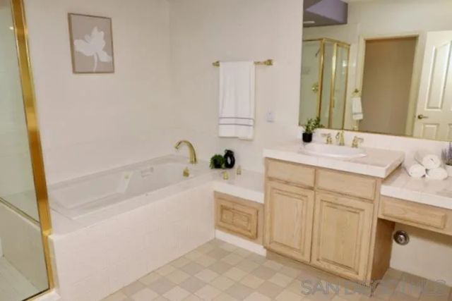 2862 Torrey Pines Rd, La Jolla, CA 92037