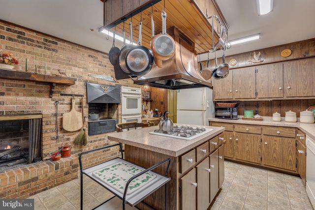 801 PERKINS LN, Edgewater Park, NJ 08010