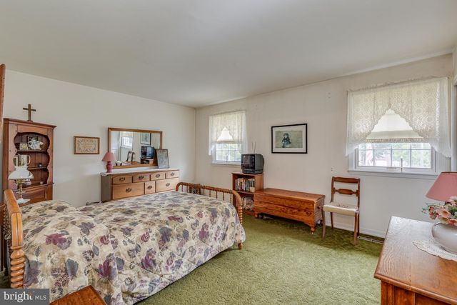 801 PERKINS LN, Edgewater Park, NJ 08010