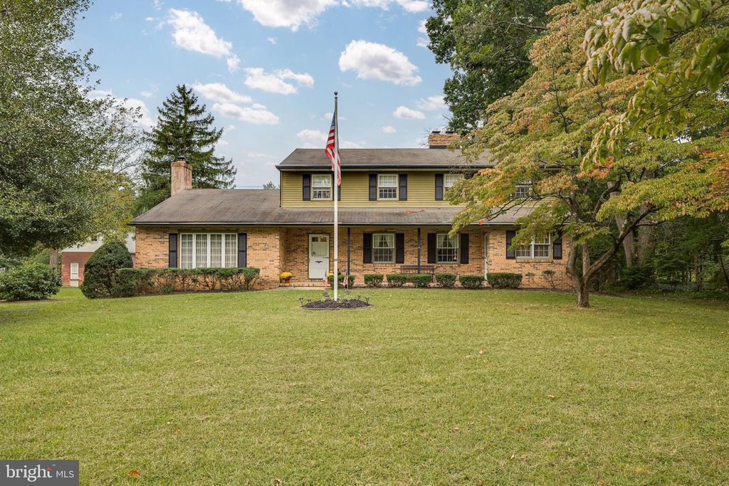 801 PERKINS LN, Edgewater Park, NJ 08010