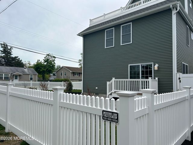 50 Breton Harbors Drive, Toms River, NJ 08753