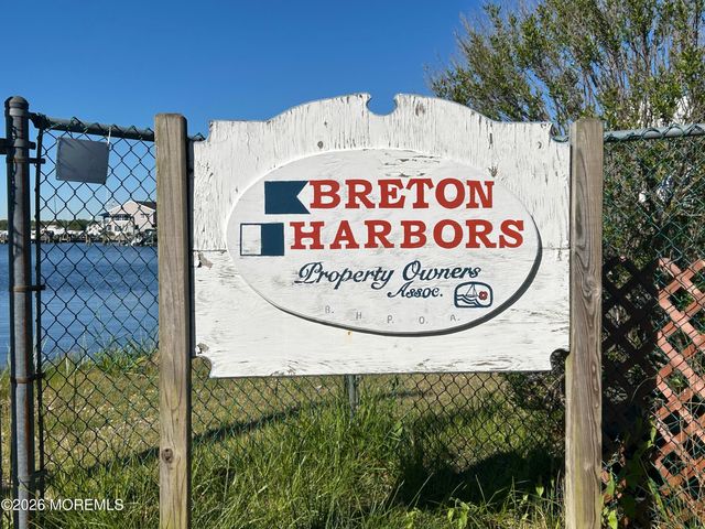 50 Breton Harbors Drive, Toms River, NJ 08753