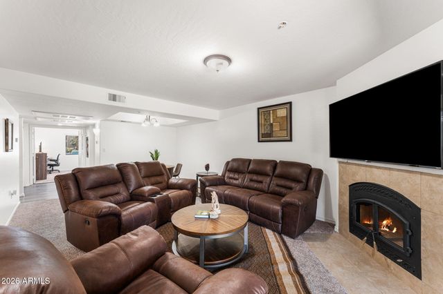 9430 E MISSION Lane 113, Scottsdale, AZ 85258