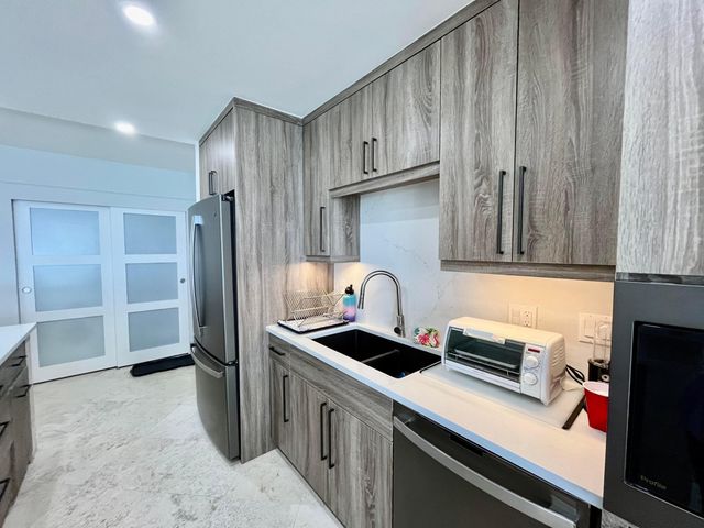 5440 N Ocean Drive 1107, Singer Island, FL 33404
