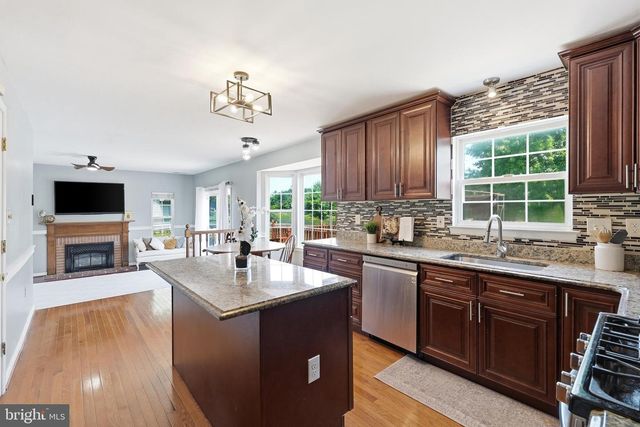 5703 POMPANO CT, Waldorf, MD 20603