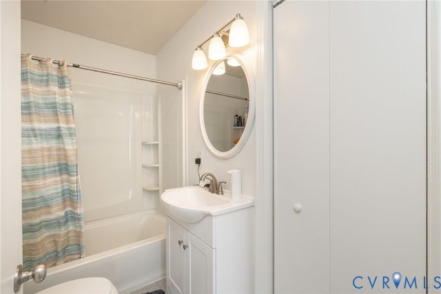 3211 Saint Charles St, Hopewell, VA 23860