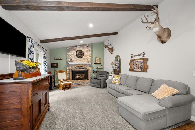 19505 N Newport Rd, Colbert, WA 99005