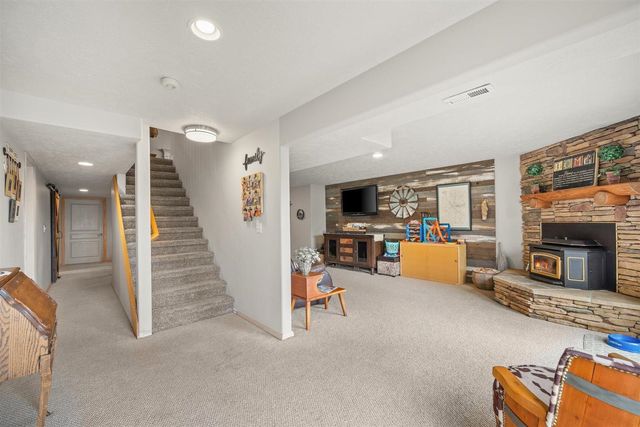 19505 N Newport Rd, Colbert, WA 99005