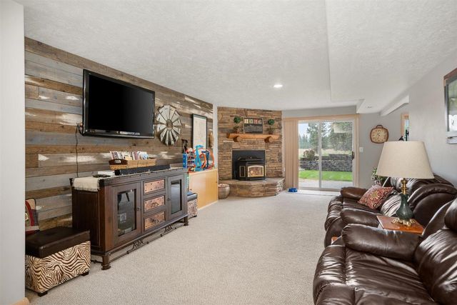 19505 N Newport Rd, Colbert, WA 99005