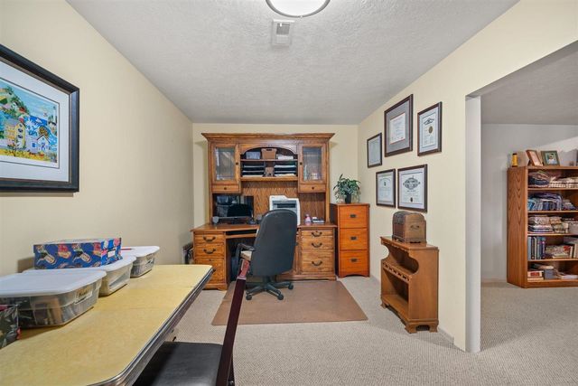 19505 N Newport Rd, Colbert, WA 99005