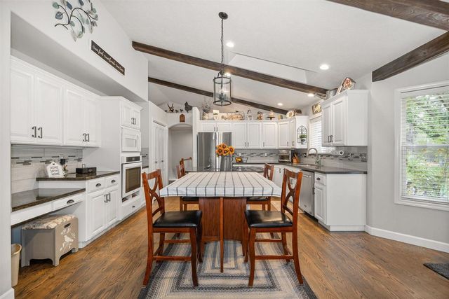 19505 N Newport Rd, Colbert, WA 99005