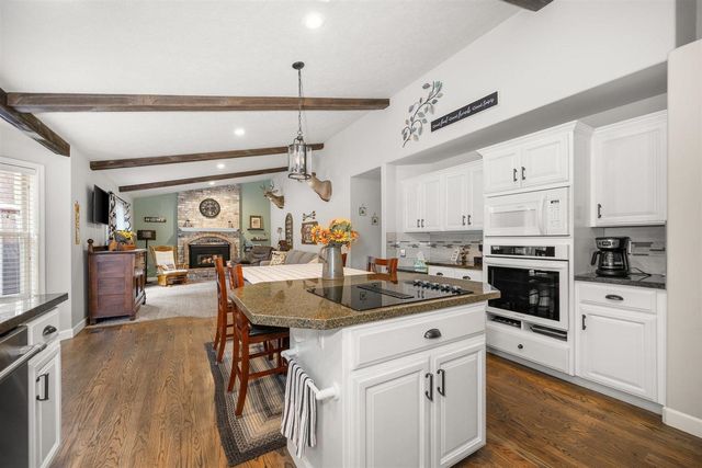 19505 N Newport Rd, Colbert, WA 99005