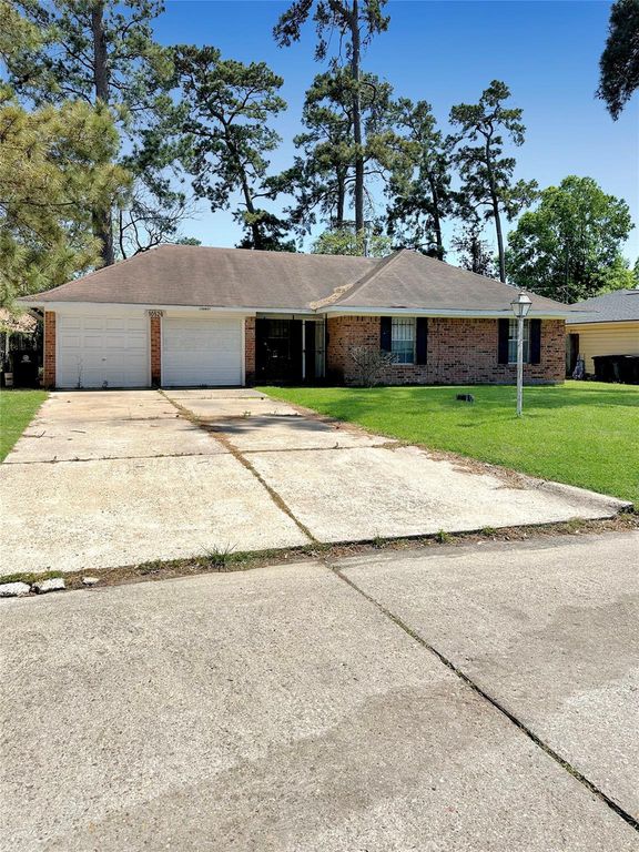 10526 Envoy Street, Houston, TX 77016