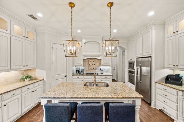 724 E Hill Street, Keller, TX 76248