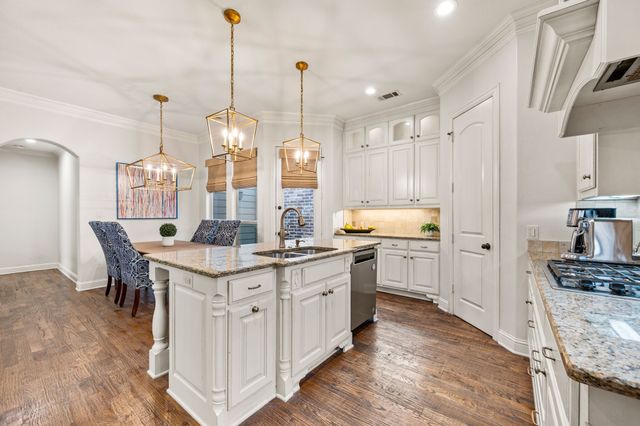 724 E Hill Street, Keller, TX 76248