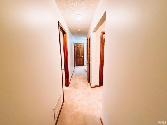 525 E Babcock Lane, Rensselaer, IN 47978