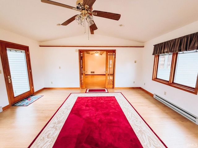 525 E Babcock Lane, Rensselaer, IN 47978