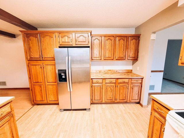 525 E Babcock Lane, Rensselaer, IN 47978